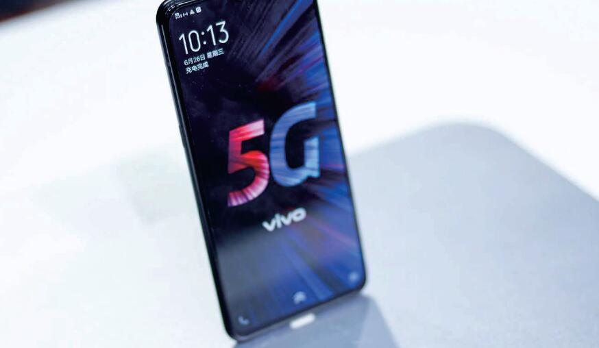 研究机构下调全球OLED面板出货量预期