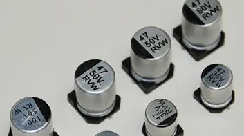 常见贴片电容封装尺寸及容量 常见贴片电容封装尺寸及容量